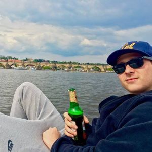 Meet your Posher, Grant